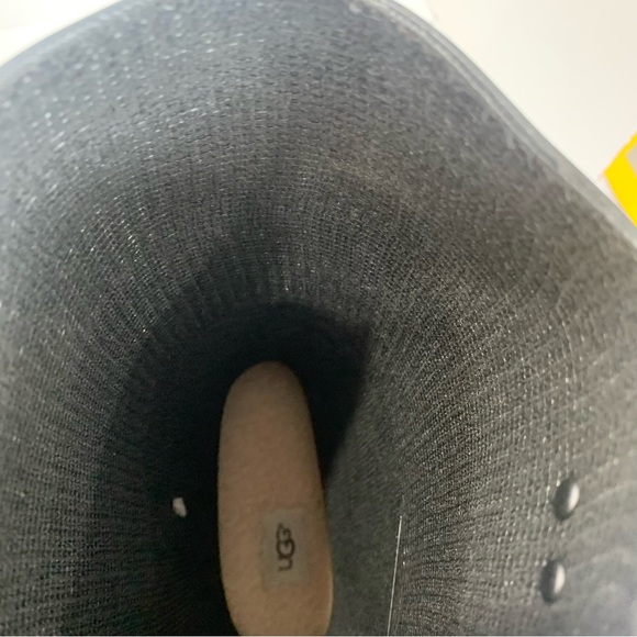 UGG NWT in box Shaye style black patent rain boots size 11 Gorgeous boots - Picture 11 of 14